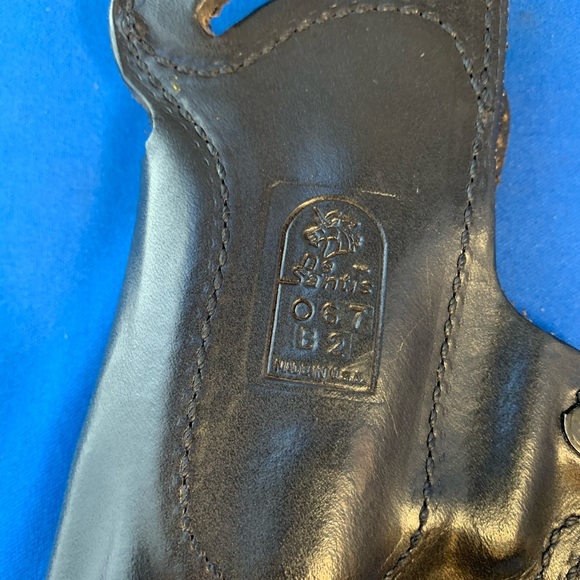 De Santis black leather holster 067 B2. - Picture 3 of 7